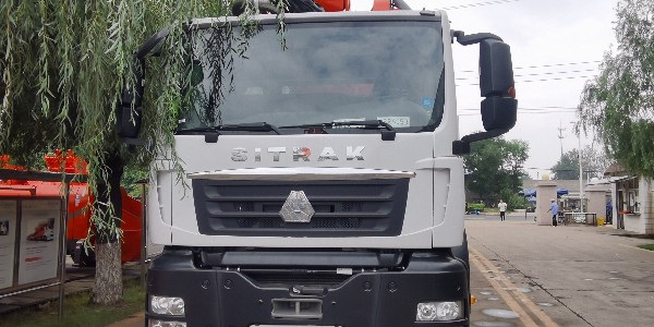 泵車(chē)以下2點(diǎn)步驟做好，使用過(guò)程中，注意保養