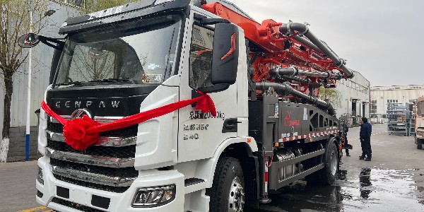 混凝土泵車(chē)能提高經(jīng)濟效益，而且能夠改變施工現場(chǎng)的面貌