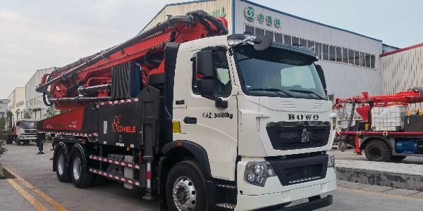科尼樂(lè )豪沃44米泵車(chē)
