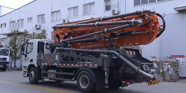 由于機械設備需求多樣，更多小型泵車(chē)針對農村市場(chǎng)而展現