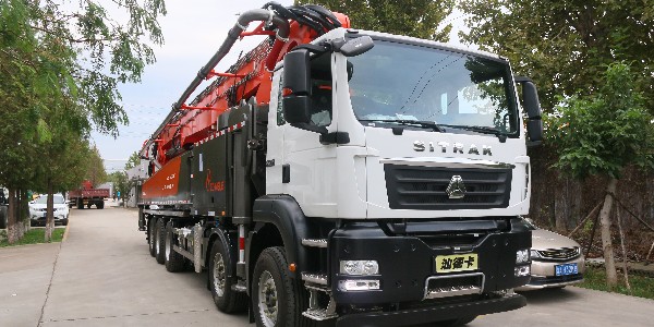 科尼樂(lè )汕德卡70米泵車(chē)