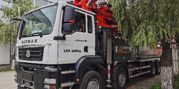 科尼樂(lè )58米泵車(chē)在配件上采用了以下3點(diǎn)利于提高可靠性